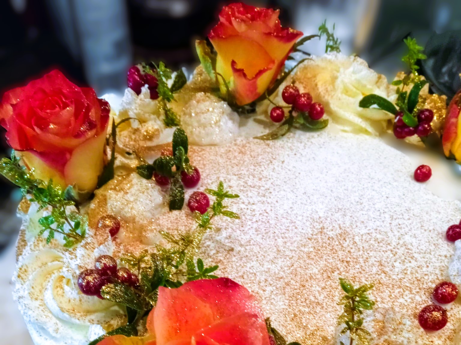 Kinuski-puolukkakakku