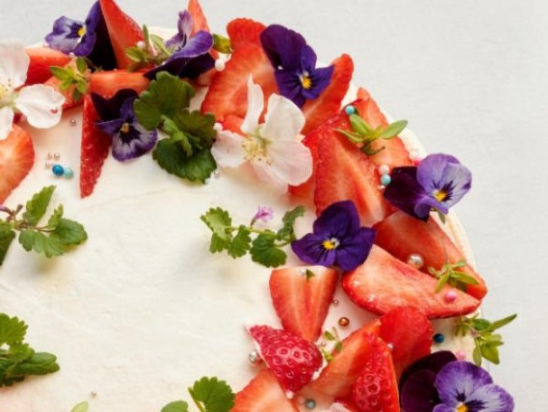 Mansikkahyydykekakku