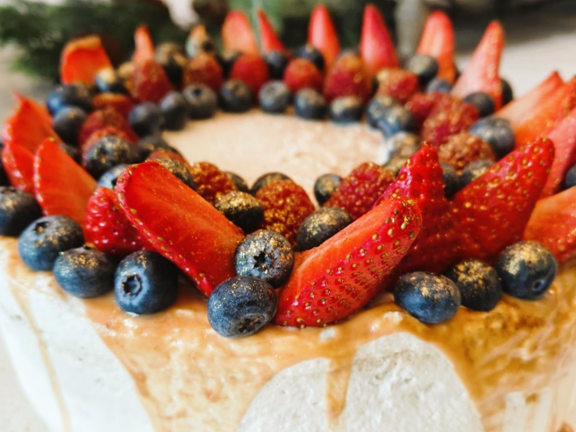 Marjainen täytekakku